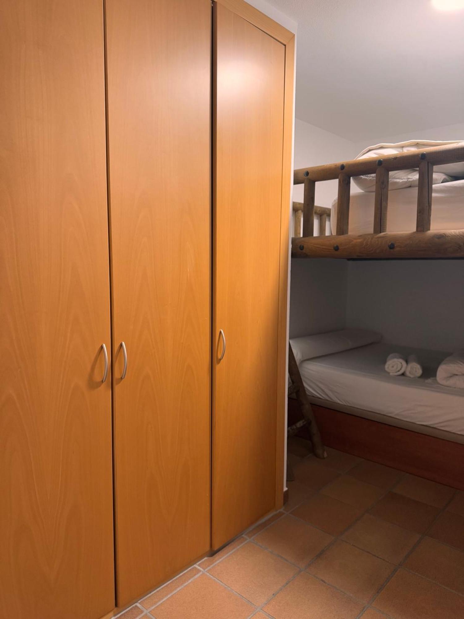 Apartament Decris *