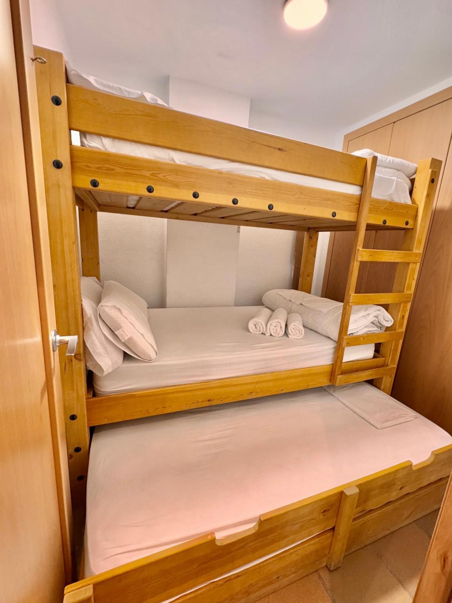 Apartament Decris *