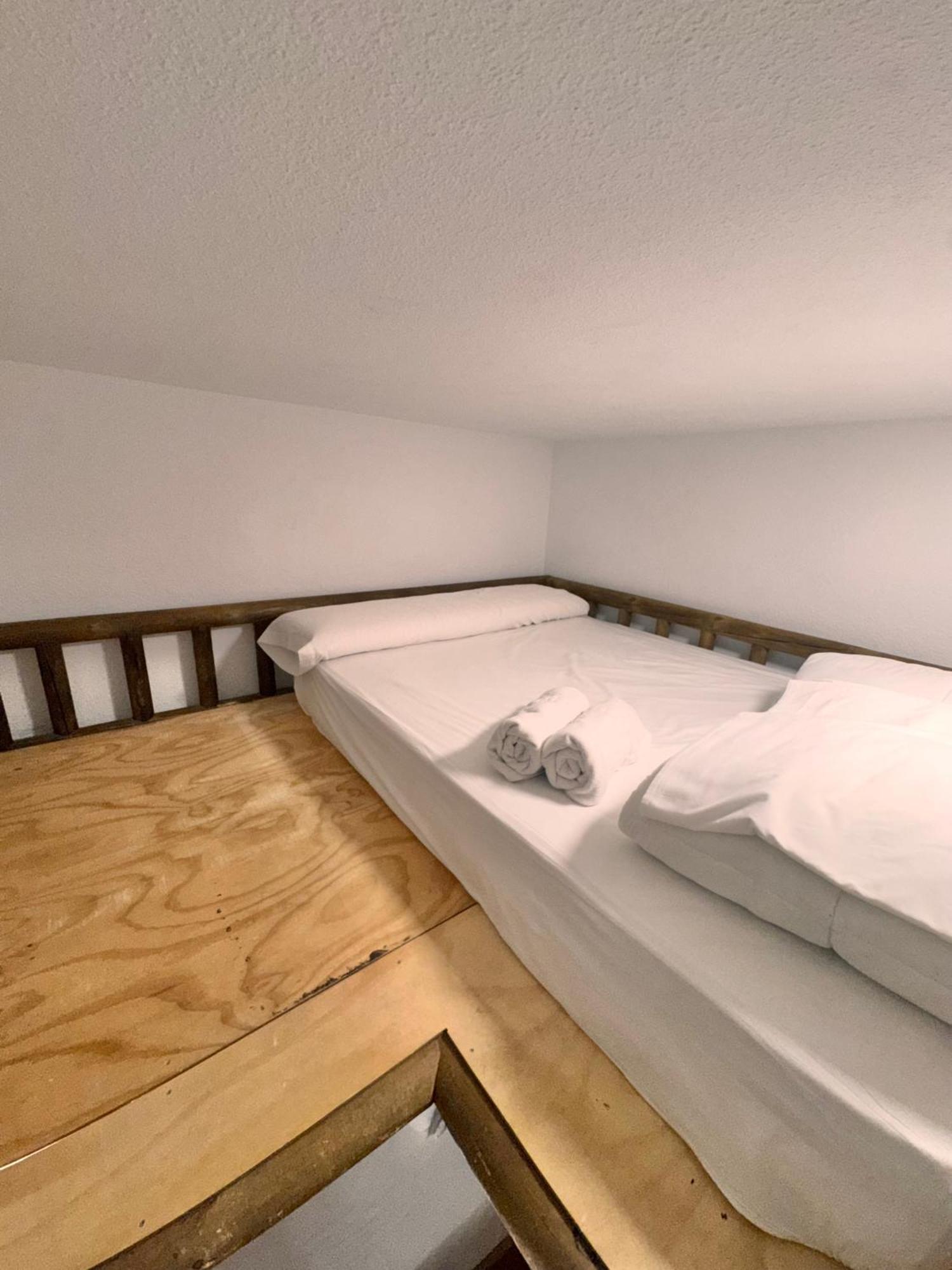 Apartament Decris *